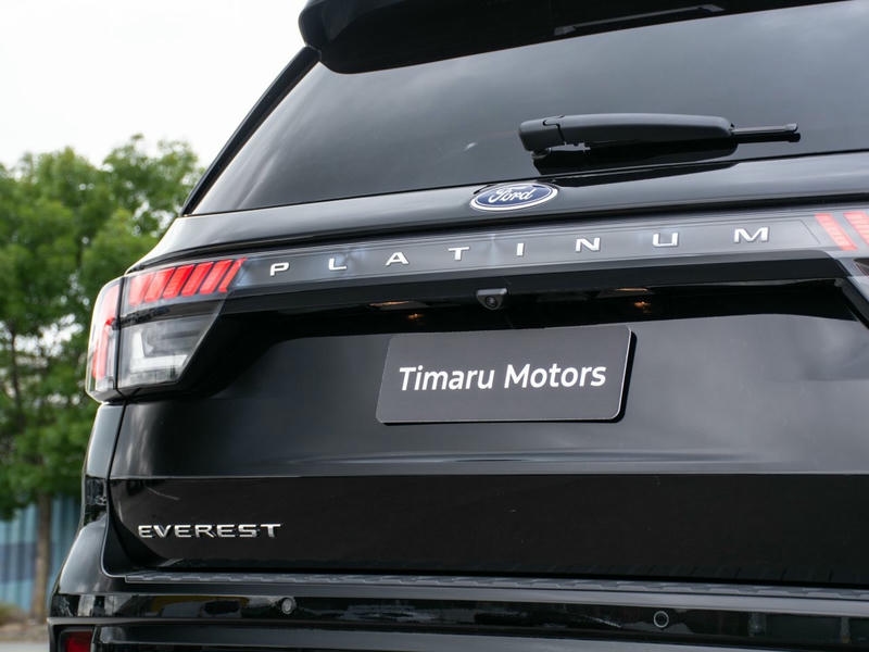 duoi-xe-ford-everest